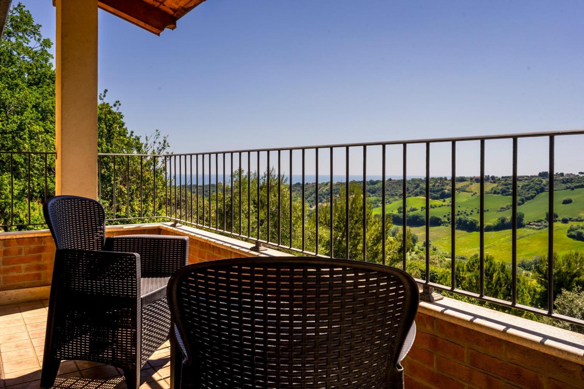 Casa Jo - Country Home With Sea View And 3 Private Ensuite Rooms Lapedona Luaran gambar