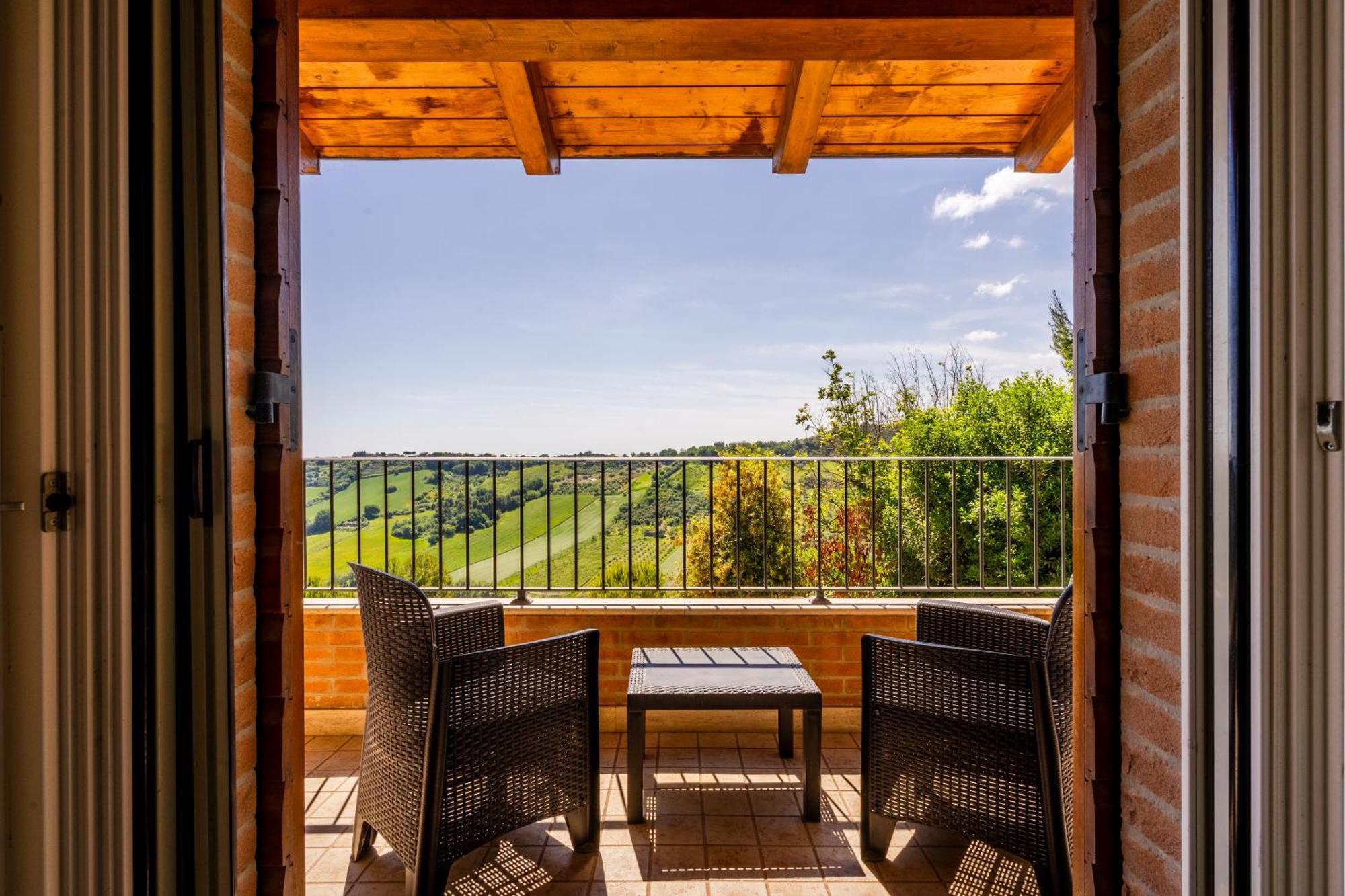Casa Jo - Country Home With Sea View And 3 Private Ensuite Rooms Lapedona Luaran gambar