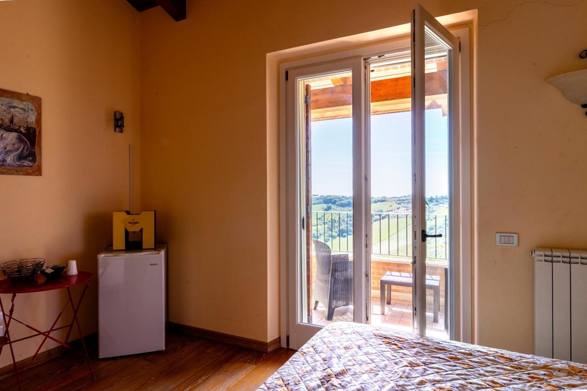 Casa Jo - Country Home With Sea View And 3 Private Ensuite Rooms Lapedona Luaran gambar