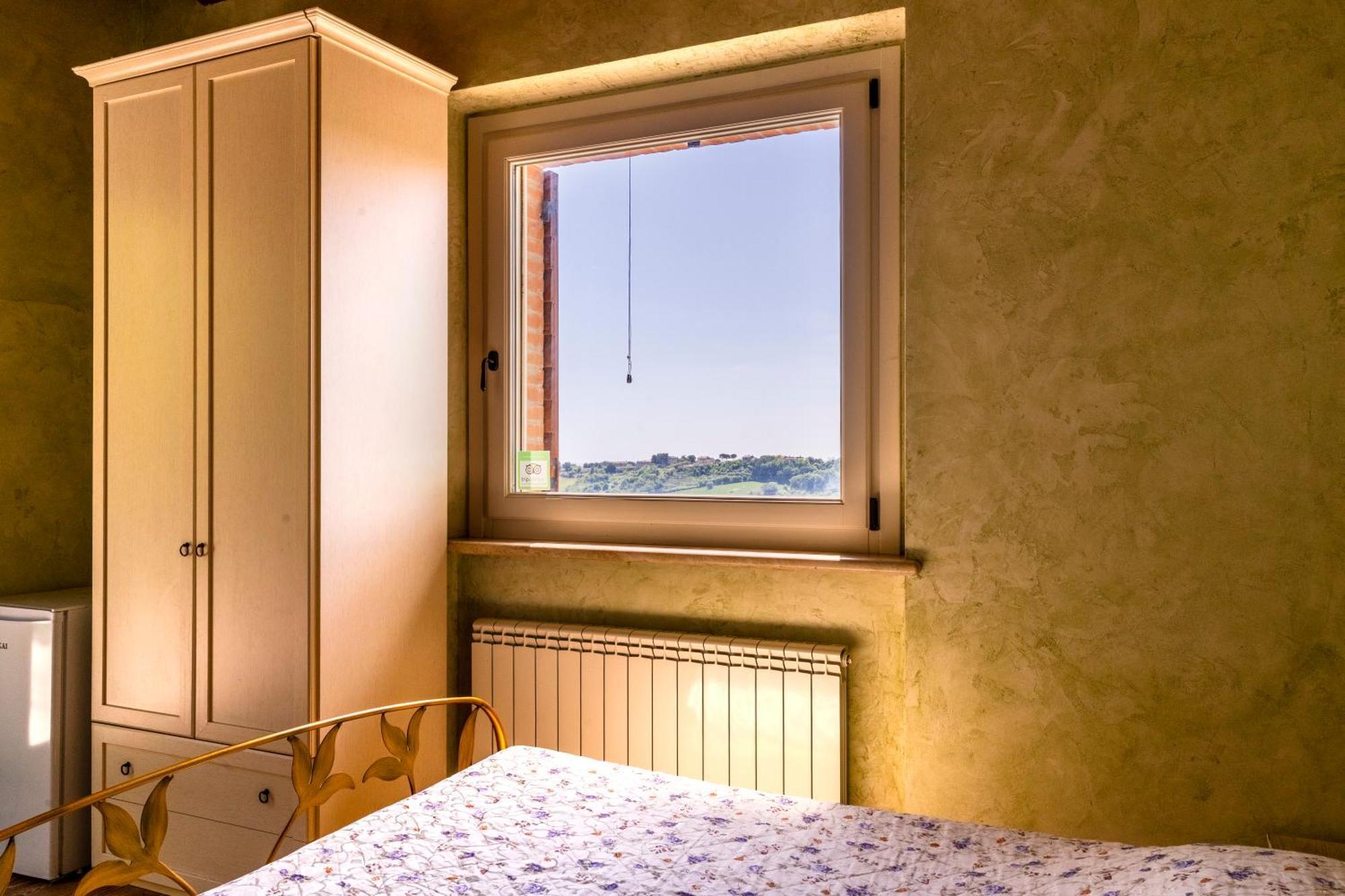 Casa Jo - Country Home With Sea View And 3 Private Ensuite Rooms Lapedona Luaran gambar
